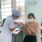 Trung tâm Y tế thị xã Ninh Hòa tổ chức tiêm văcxin phòng bệnh Covid-19 cho nhân viên y tế và các đơn vị lực lượng tuyến đầu phòng chống dịch  đóng trên địa bàn.