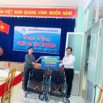 Hội Liên hiệp Phụ nữ thị xã Ninh Hòa trao tặng “Chiếc xe yêu thương”  cho Trung tâm Y tế thị xã Ninh Hòa